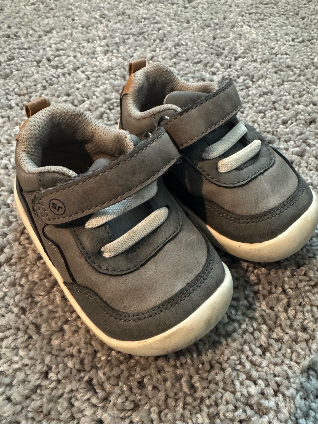 Stride Rite Toddler Gray Velcro Sneakers Sz. 4m